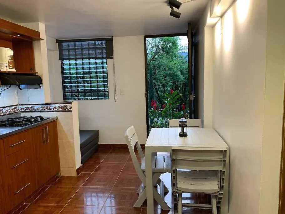 Acogedor Apartamento Urbanizacion Tricentenario Medellín 0*,  Colombia