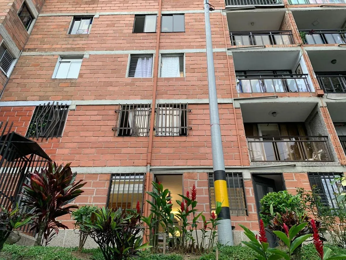 Acogedor Apartamento Urbanizacion Tricentenario Medellín 0*,  Colombia